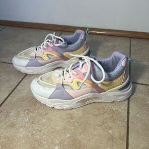 Stylish Color Block Sneakers Purple, Yellow And White Women’s Size 7